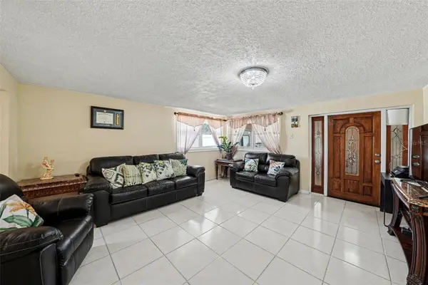 6807 DICKINSON CT, Tampa, FL 33634