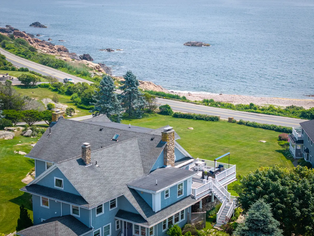 70 Grapevine Rd #B, Gloucester, MA 01930-4245