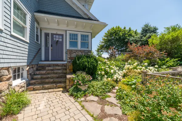 70 Grapevine Rd #B, Gloucester, MA 01930-4245