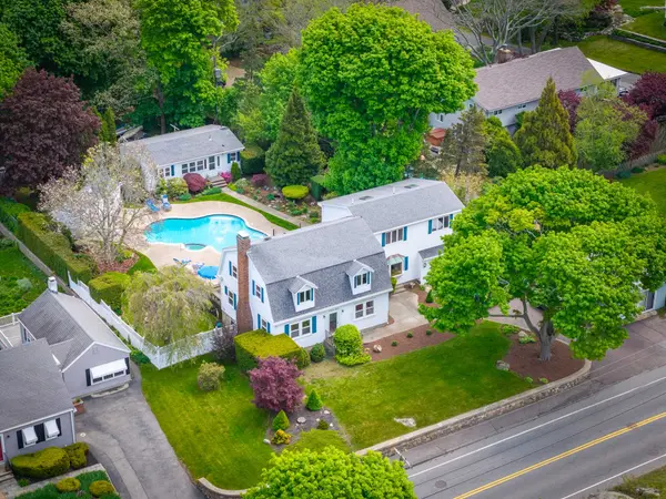 8 Atlantic Rd, Gloucester, MA 01930-3206