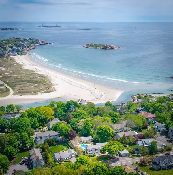8 Atlantic Rd, Gloucester, MA 01930-3206