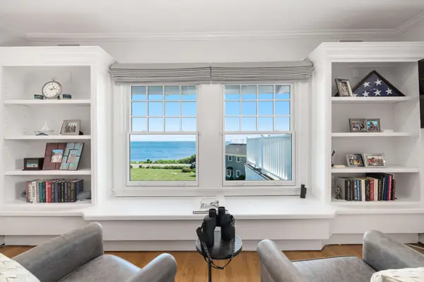 70 Grapevine Rd #B, Gloucester, MA 01930-4245