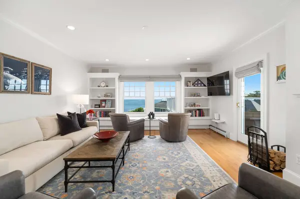 70 Grapevine Rd #B, Gloucester, MA 01930-4245
