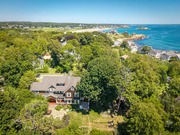 8 Brier Rd, Gloucester, MA 01930-3216
