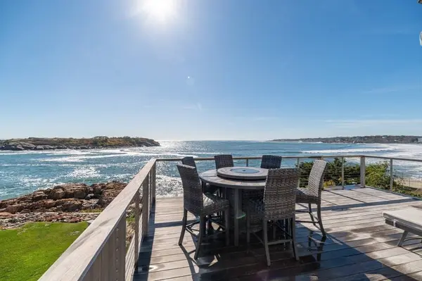 25 Salt Island Rd, Gloucester, MA 01930