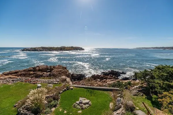 25 Salt Island Rd, Gloucester, MA 01930