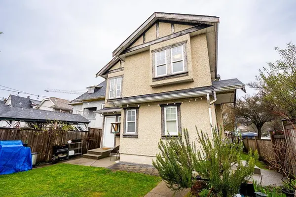 2849 Lakewood DR, Vancouver, BC V5N 5P8