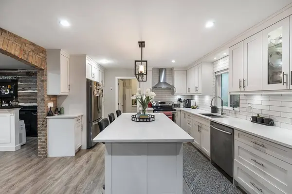 6470 130 ST, Surrey, BC V3W 4J1