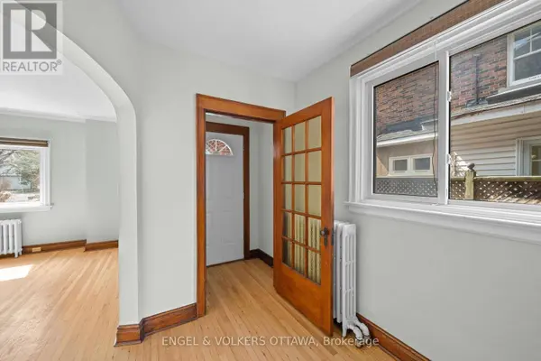 7 INGLEWOOD PLACE, Ottawa, ON K1Y4C2