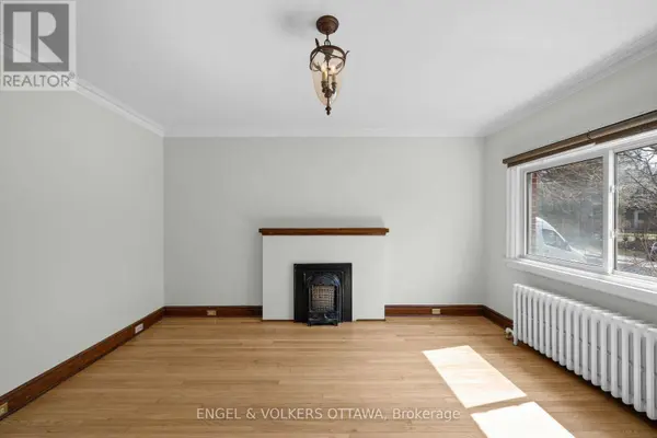 7 INGLEWOOD PLACE, Ottawa, ON K1Y4C2