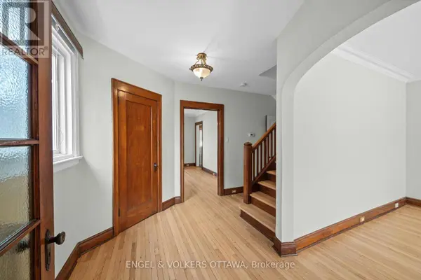 7 INGLEWOOD PLACE, Ottawa, ON K1Y4C2