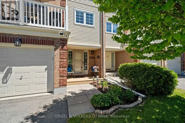 1986 Summerfields CRES #27, Ottawa, ON K1C7B4