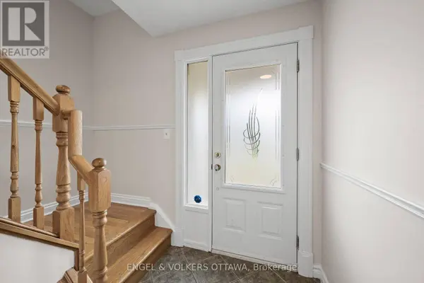 25 ANTLER AVENUE, Ottawa, ON K2J1Z4