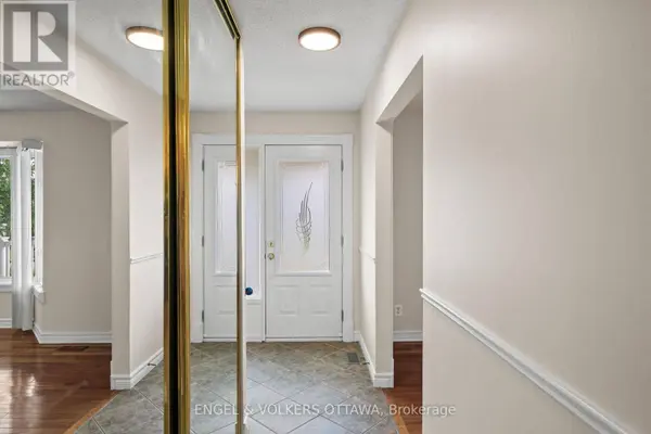 25 ANTLER AVENUE, Ottawa, ON K2J1Z4