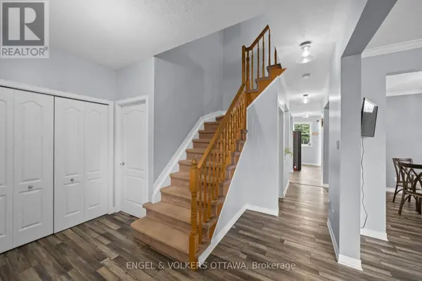 1121 ROCKY HARBOUR CRESCENT, Ottawa, ON K1V1V4