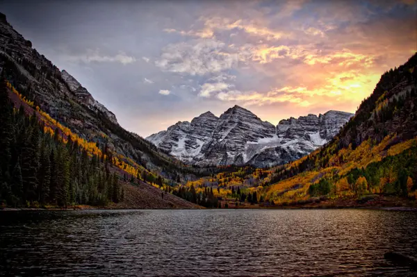 Maroon Bells_Autumn_Unsplash