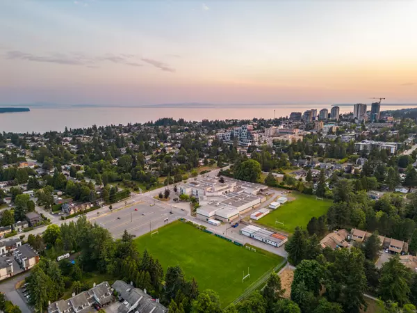 feature image of What Are The Neighbourhoods of South Surrey?