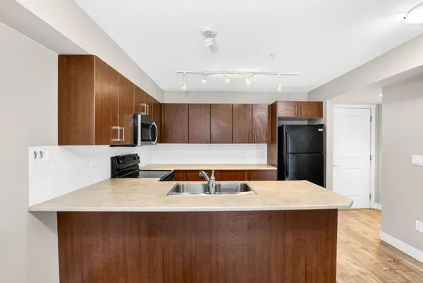 45559 Yale RD #201, Chilliwack, BC V2P 0B1