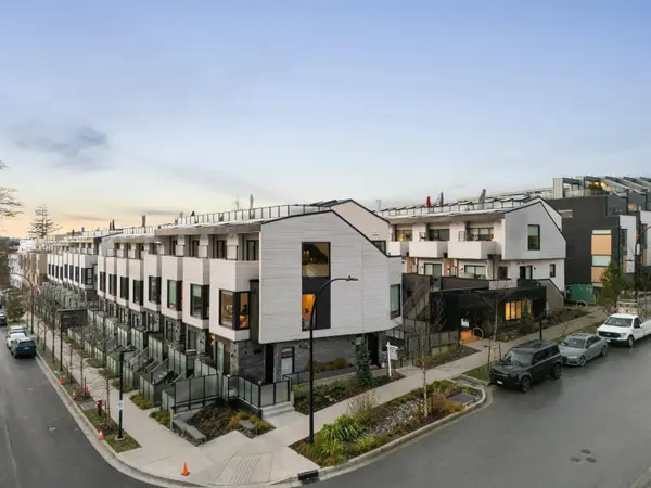 650 E 2nd ST #122, North Vancouver, BC V7L 1E3