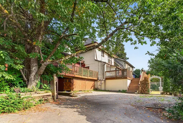 118 Queens AVE, New Westminster, BC V3L 1J5