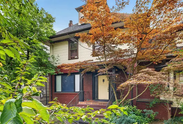 118 Queens AVE, New Westminster, BC V3L 1J5