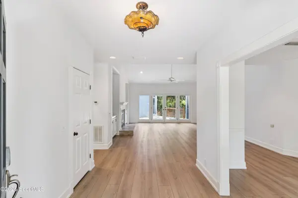 400 Vassar Point DR, St. Simons Island, GA 31522