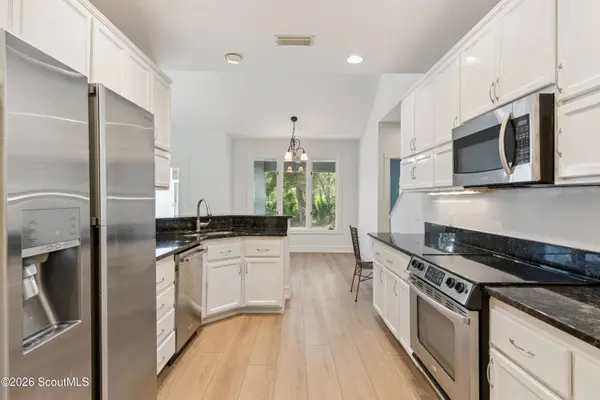 400 Vassar Point DR, St. Simons Island, GA 31522