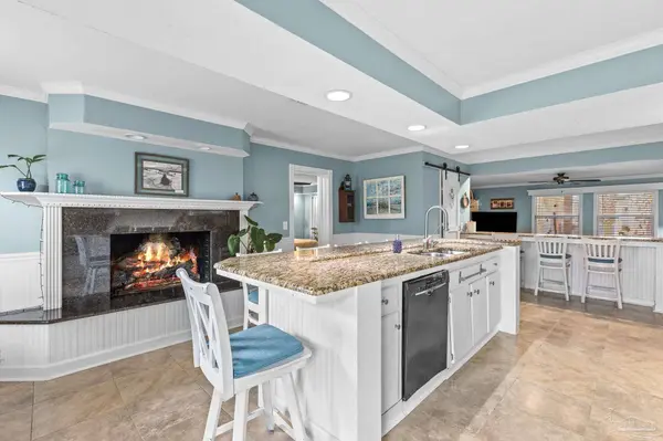 6800 Water St, Navarre, FL 32566