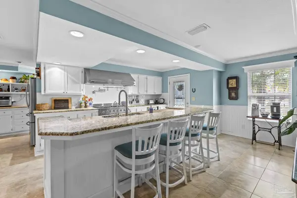 6800 Water St, Navarre, FL 32566