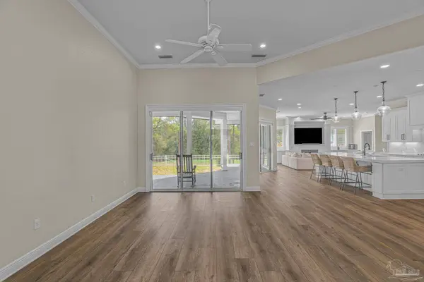 3175 Marcus Pointe Blvd, Pensacola, FL 32505