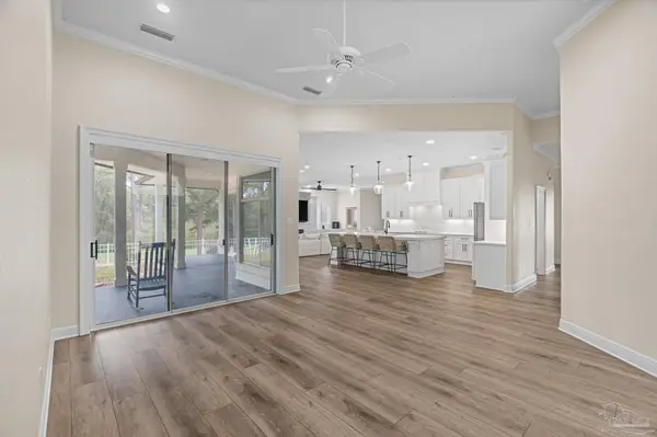 3175 Marcus Pointe Blvd, Pensacola, FL 32505