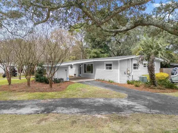 306 Shoreline Dr, Gulf Breeze, FL 32561