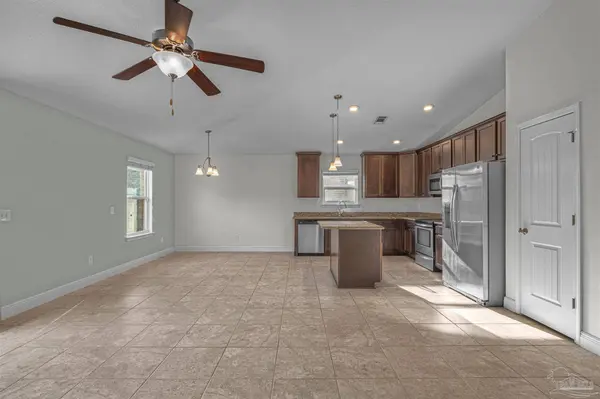 5636 Shooting Star Ct, Milton, FL 32583