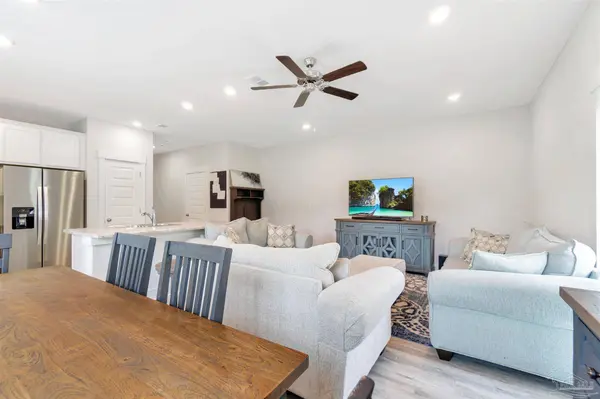 4778 Tenpence Cir, Pace, FL 32571