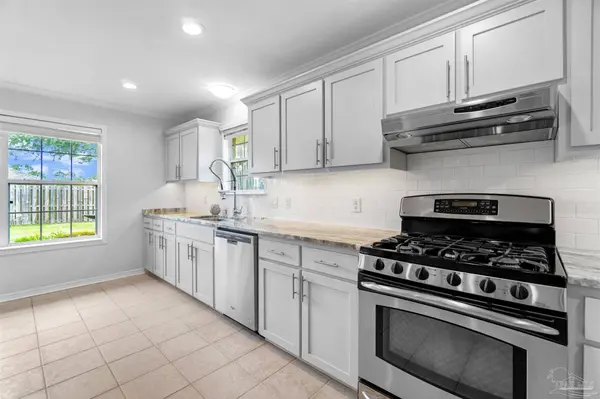 6021 Firefly Dr, Pensacola, FL 32507