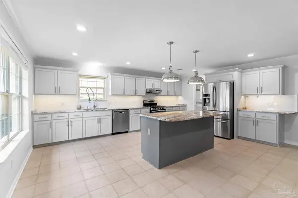 6021 Firefly Dr, Pensacola, FL 32507