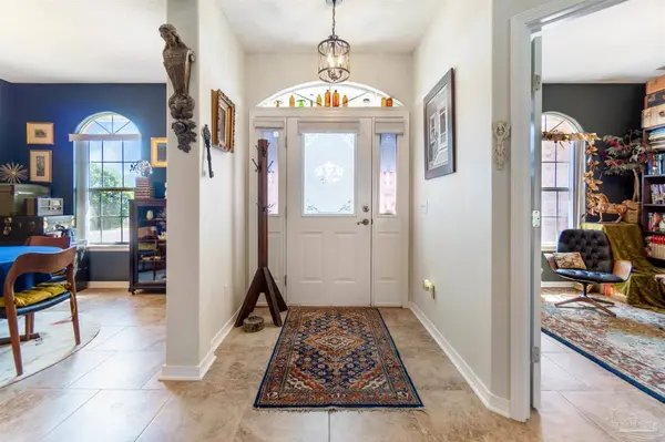 3312 Holt Cir, Pensacola, FL 32526