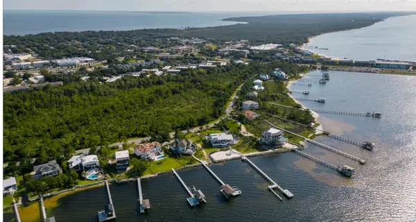 Best Neighborhoods in Pensacola for Retirees (Where Life Actually Feels Easier),Sean Killingsworth