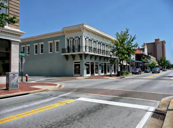 Downtown Pensacola Living: Pros and Cons (What It’s Really Like Day to Day),Sean Killingsworth