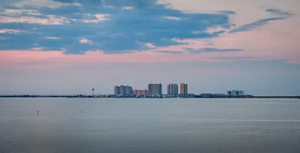 Best Pensacola Areas for Snowbirds (Where to Spend the Winter on the Gulf Coast)