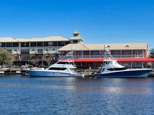 What Jobs Pay Well in Pensacola Florida? (High-Paying Careers & Real Opportunities),Sean Killingsworth