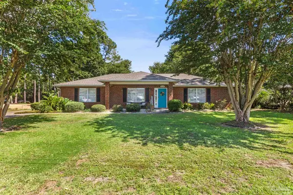 8708 Laredo St, Navarre, FL 32566
