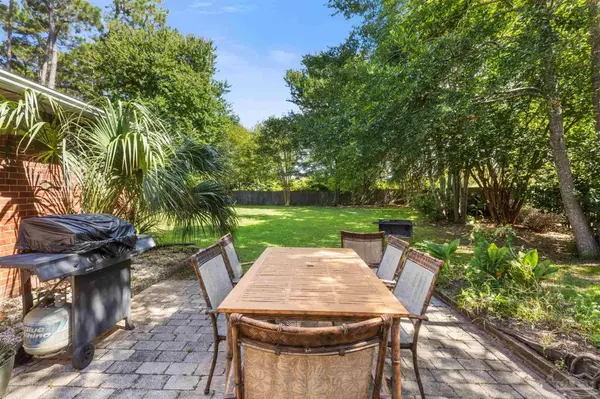 8708 Laredo St, Navarre, FL 32566