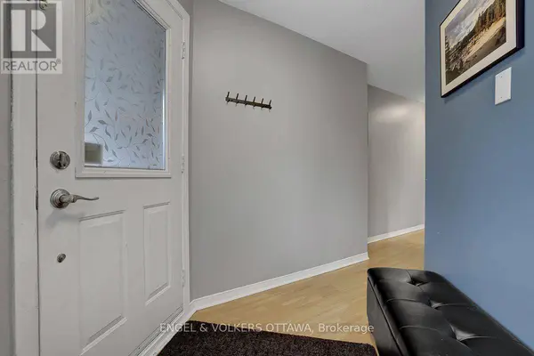 382 BRISTON PRIVATE, Ottawa, ON K1G5R2