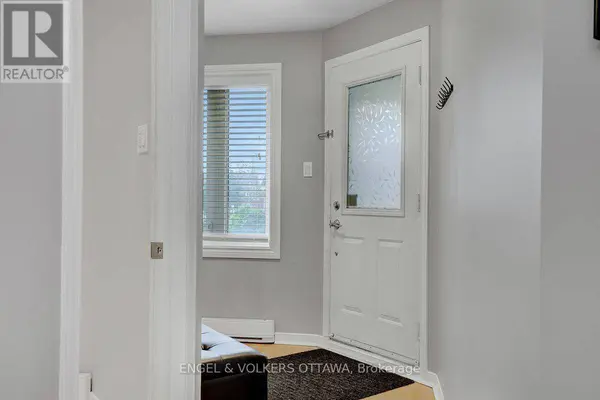 382 BRISTON PRIVATE, Ottawa, ON K1G5R2