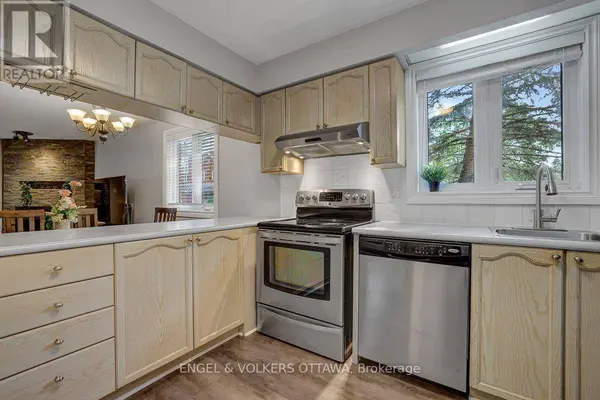382 Briston Private #1, Ottawa, ON K1G5R2