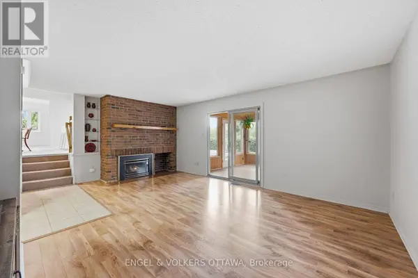 885 PLANTE DRIVE, Ottawa, ON K1V9E3