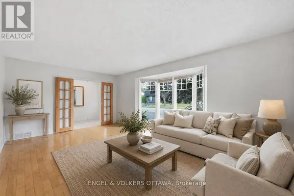 885 PLANTE DRIVE, Ottawa, ON K1V9E3