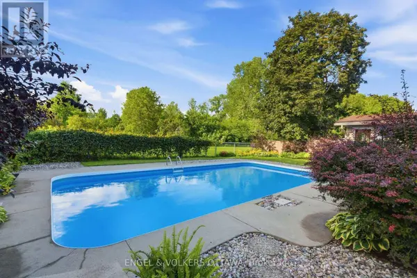 885 PLANTE DRIVE, Ottawa, ON K1V9E3