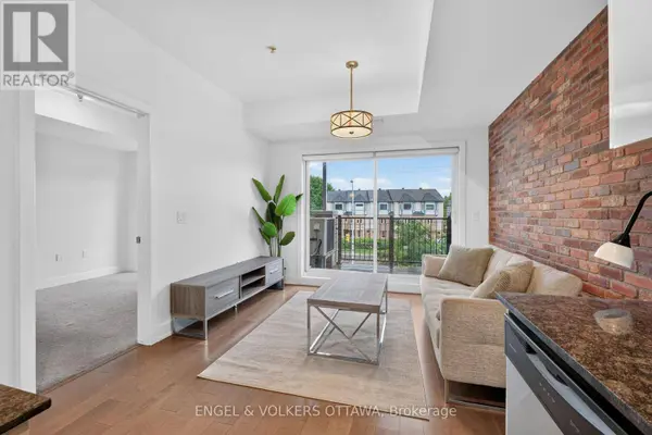2785 Baseline RD #310, Ottawa, ON K2H1G9